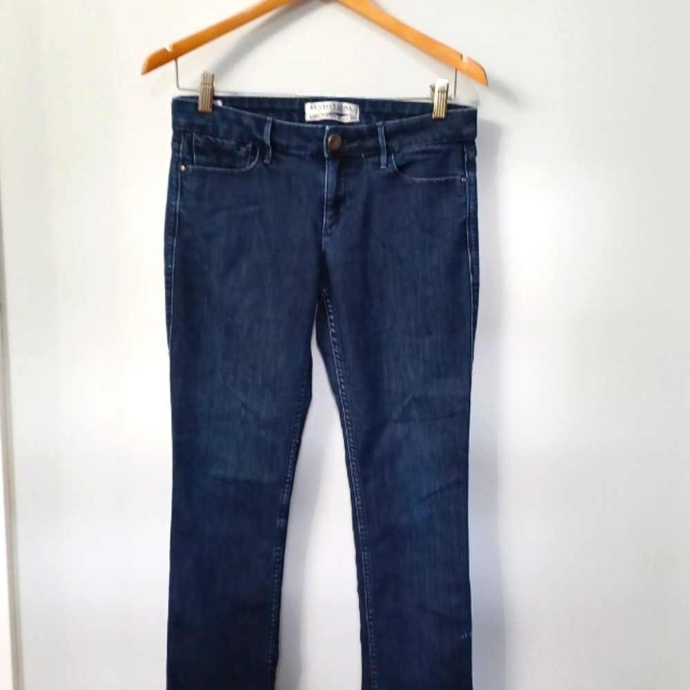 Made in the USA! Habitual Jeans at a great price. Size 28.